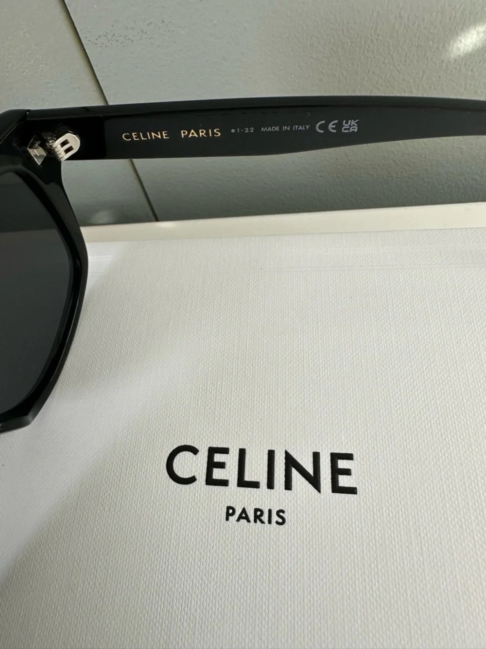 New Celine Black Sunglasses with Off White Crossbidy  Case. - Picture 11 of 13